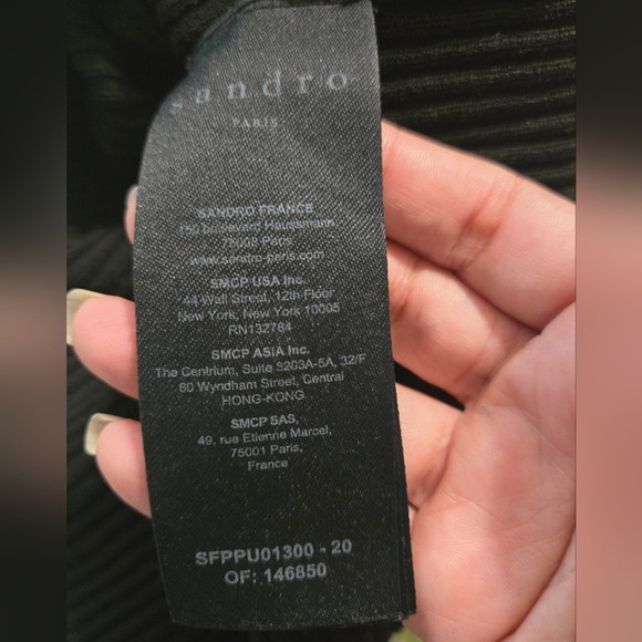 💎 Sandro Paris Women's 3/4 sleeve knit top with pearle style buttons - Picture 10 of 11